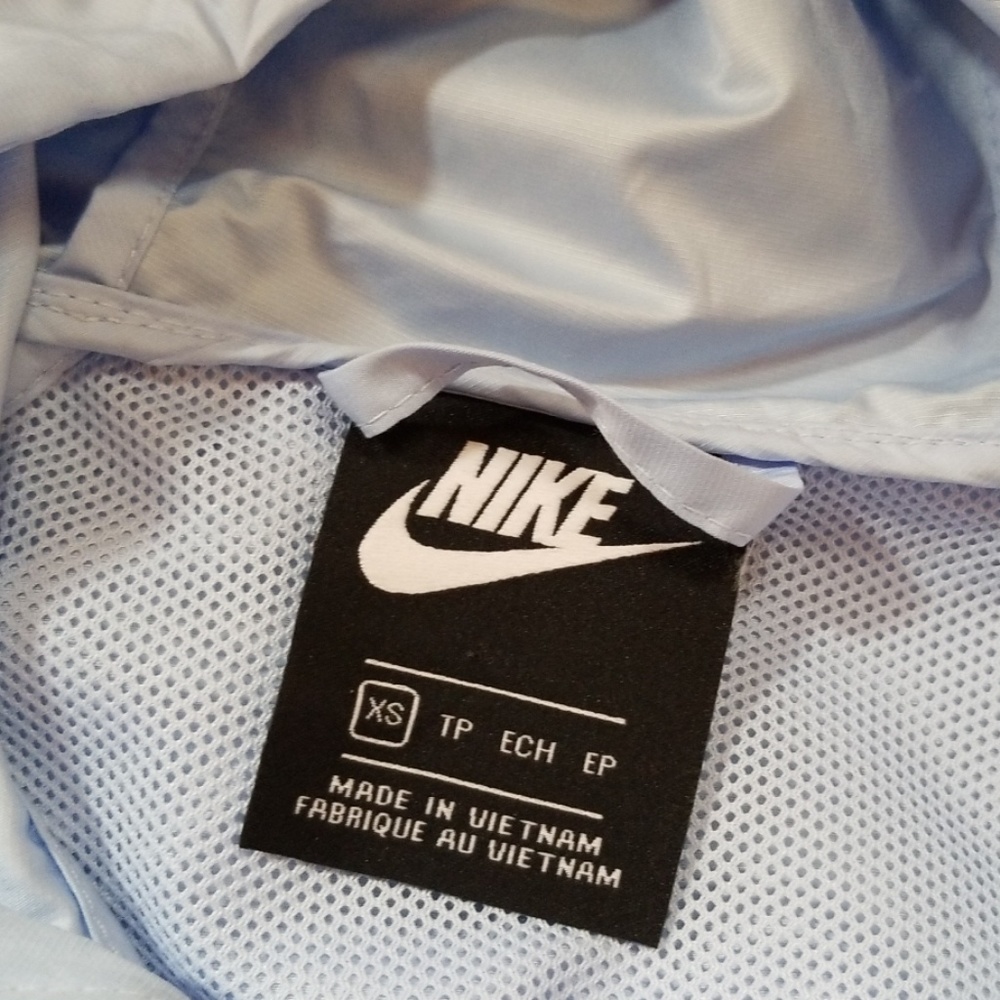 Blue Nike wind Breaker - Picture 4 of 7